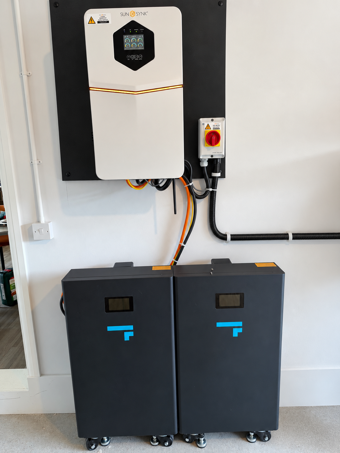 Sunsynk 8kW hybrid inverter with two Fogstar 16.1kWh home batteries installed in Inverness