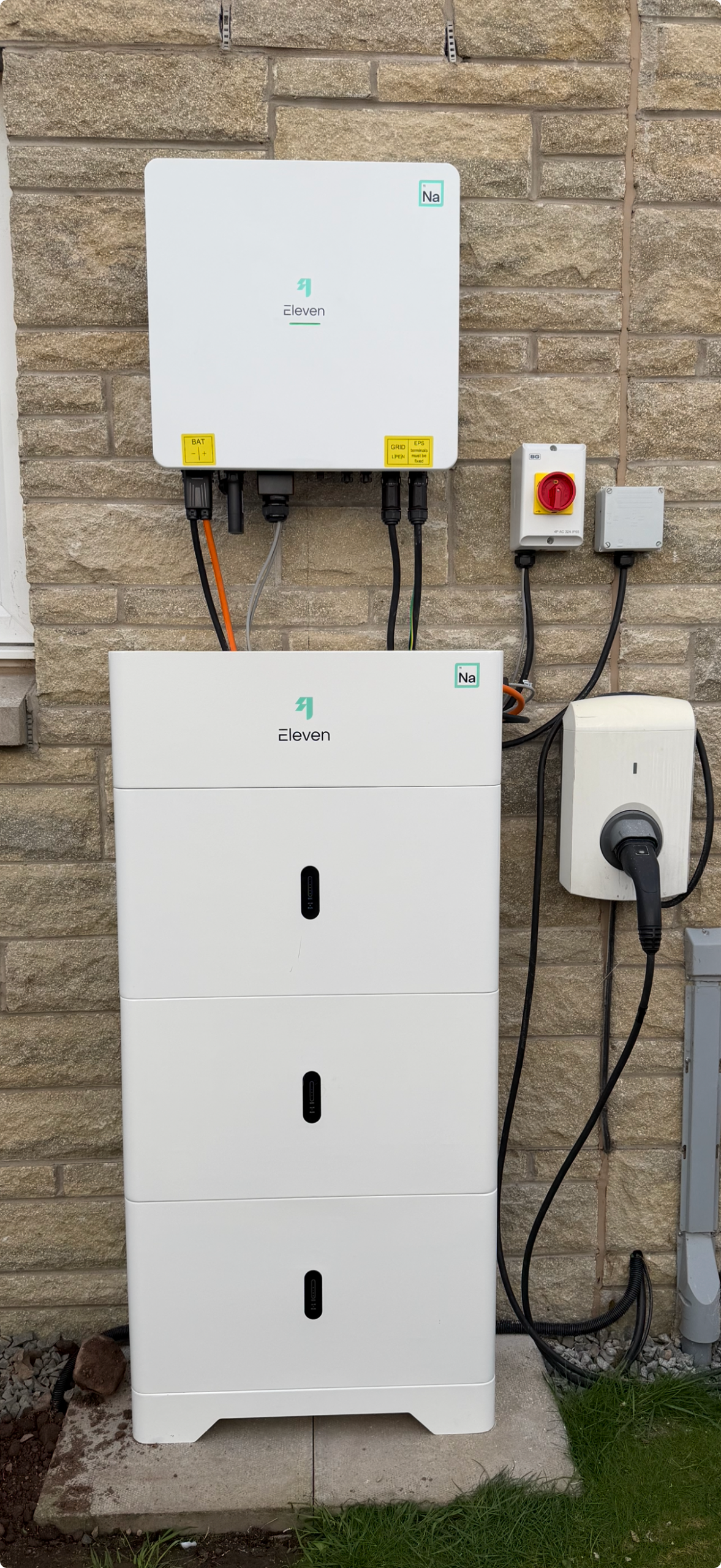 Eleven Energy 3.68 kW hybrid inverter with three 4.5 kWh Galvani sodium-ion batteries and EV charger installed in Milnathort, Fife