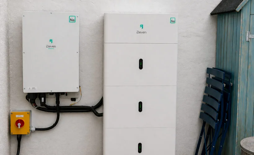 Eleven Energy hybrid inverter beside a Galvani stackable sodium-ion home battery system